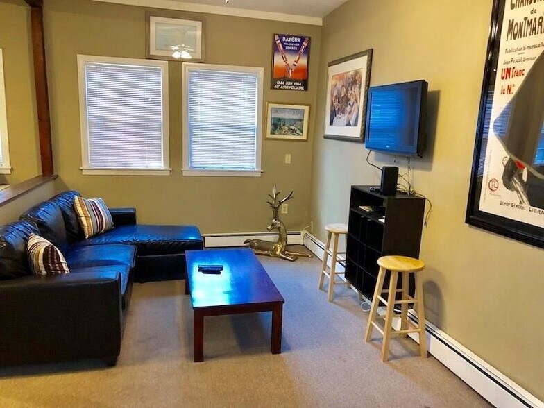 Building Photo - 99 Spring St