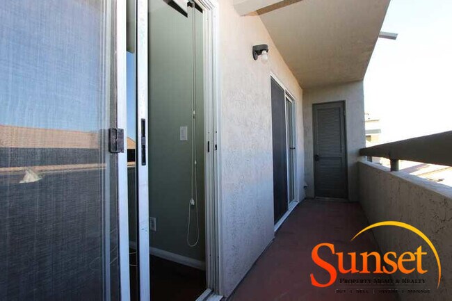 Building Photo - 4790 Arizona St