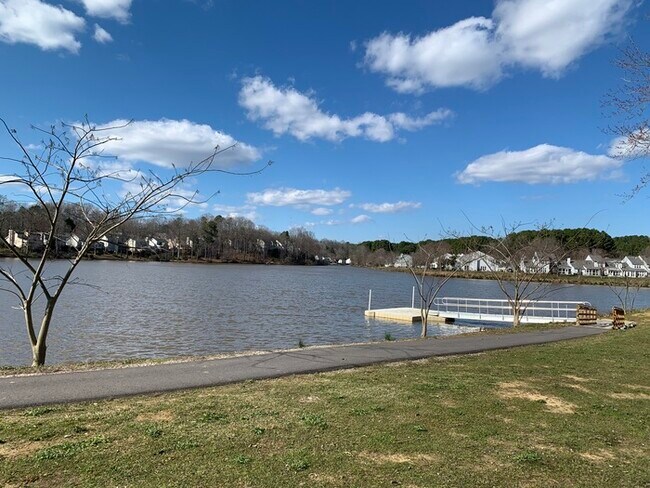 Building Photo - 121 Winners Cir