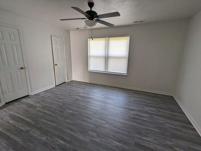 Building Photo - 1214-1214 Transylvania Ave