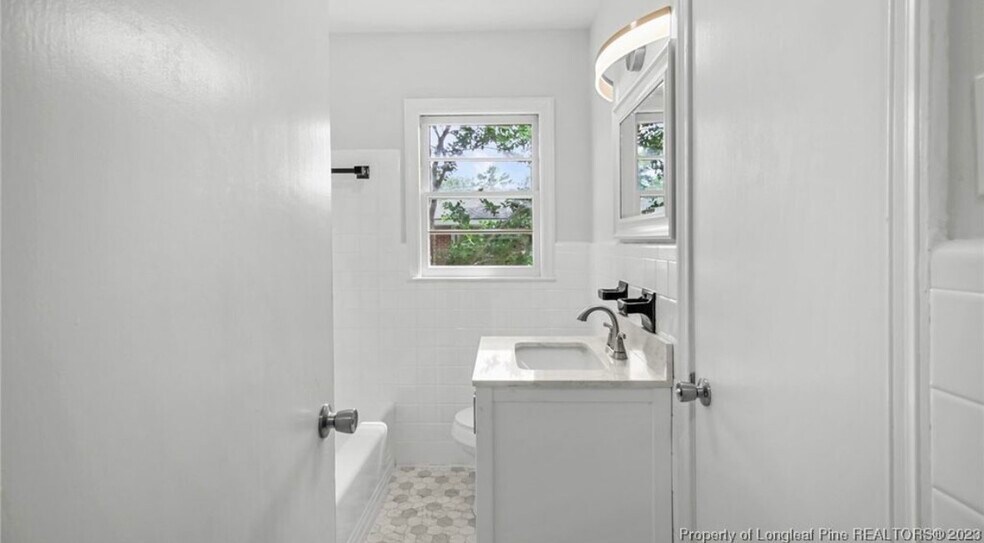 Building Photo - 3516 Edna St