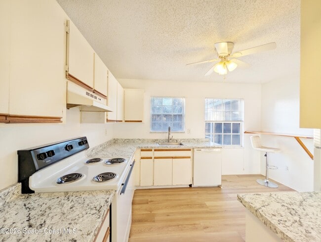 Building Photo - 6598 Bamboo Ave