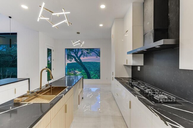 Building Photo - 9409 Bell Mountain Dr