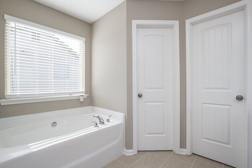 Building Photo - 53 Hamilton Blvd NW