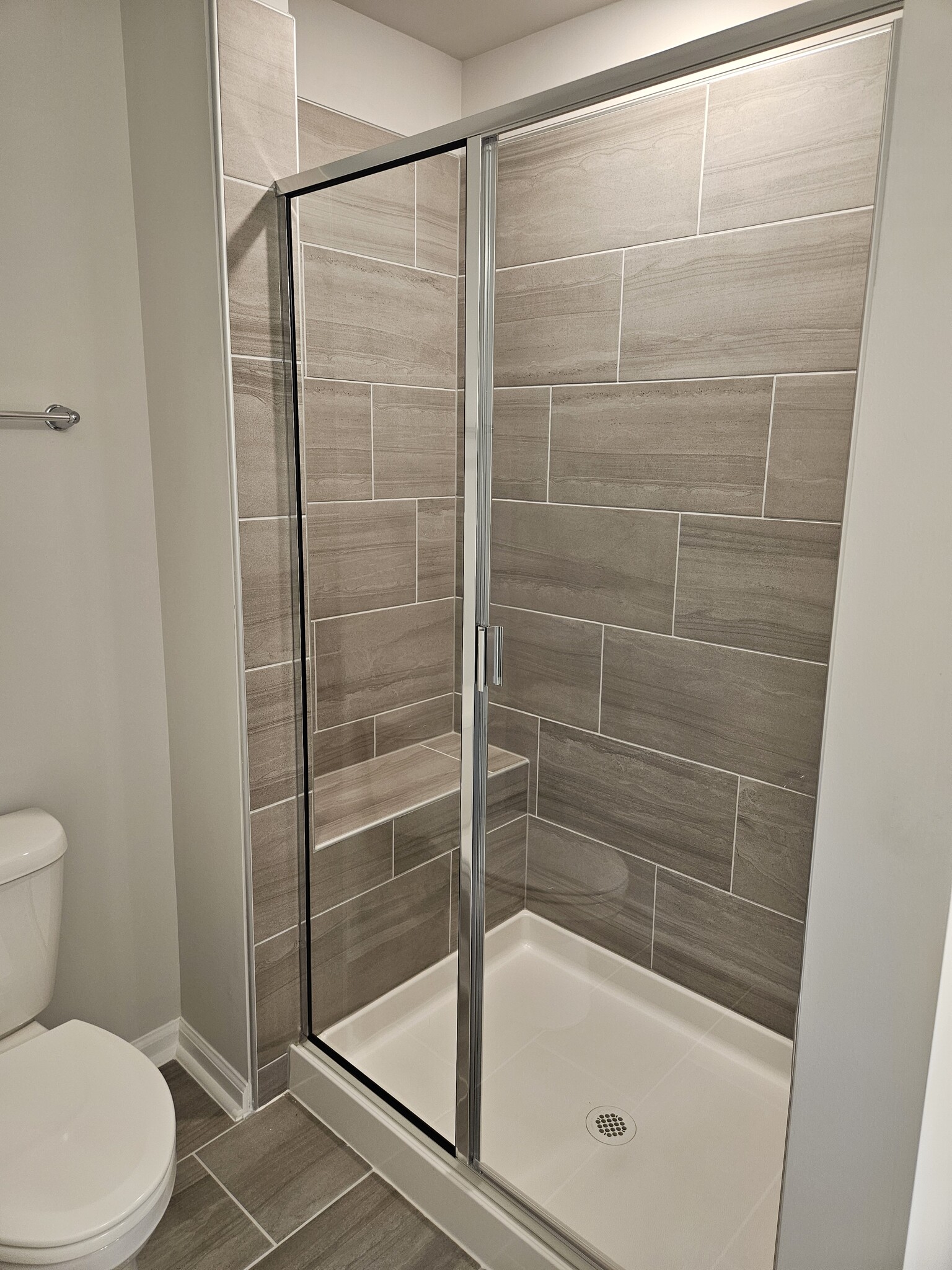 Building Photo - 530 Light Oak Way