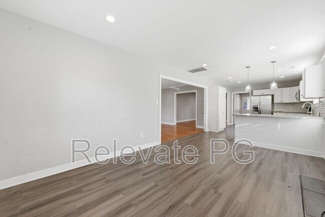 Building Photo - 8410 Yolanda Rd