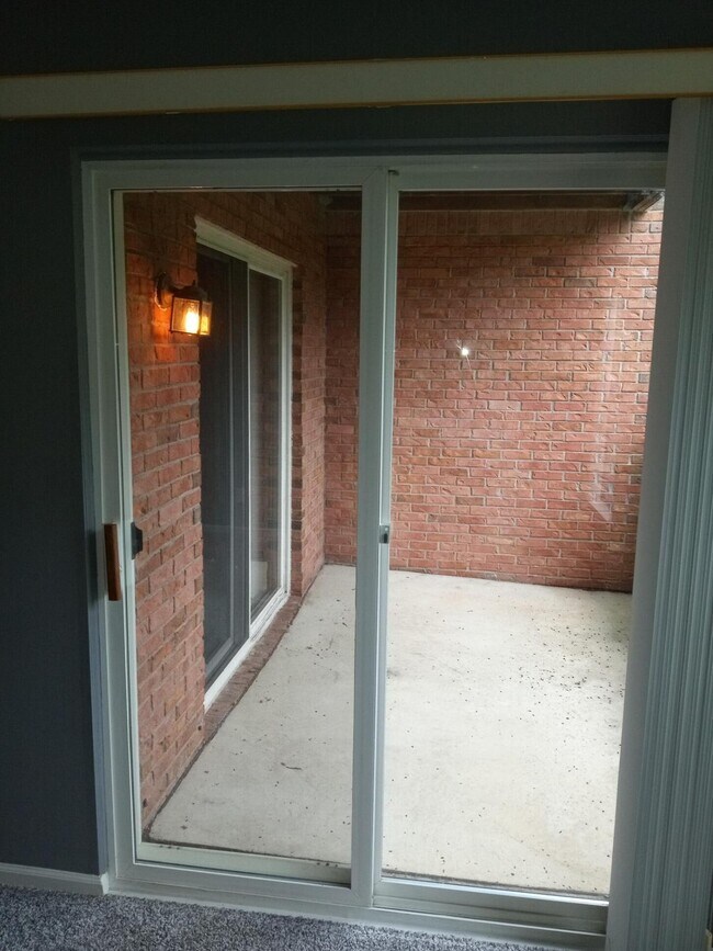 Building Photo - 56164 Troon N