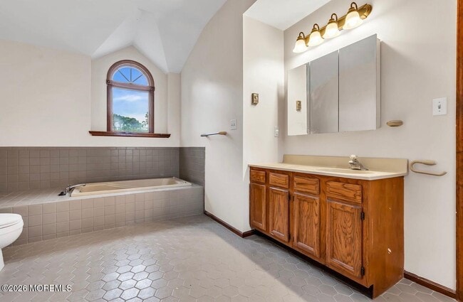Building Photo - 1112 Larchmont St
