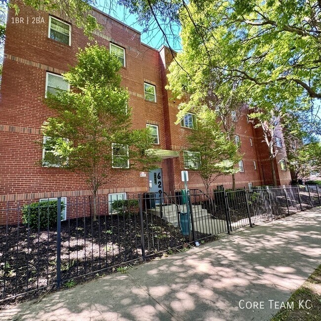 Building Photo - 629 E Armour Blvd