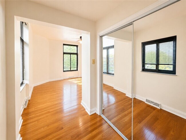 Building Photo - 735 N Highland Ave