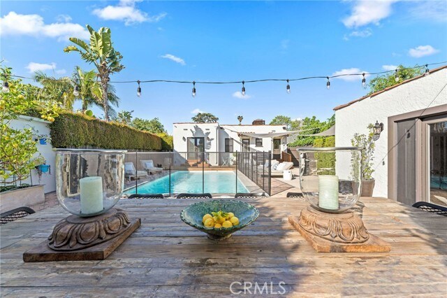 Building Photo - 6160 S San Vicente Blvd