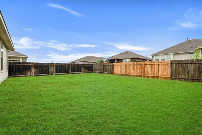 Building Photo - 117 Falkland St