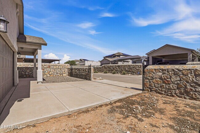 Building Photo - 14817 Tierra Isaiah Ave