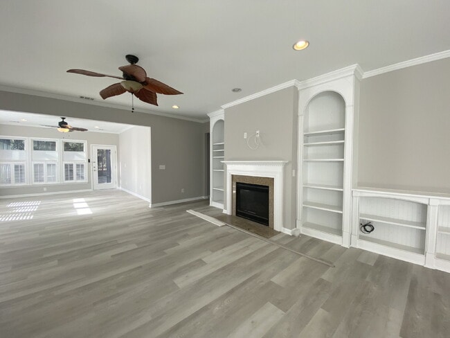 Building Photo - Three-bedroom ranch style home located in Baynard Park!