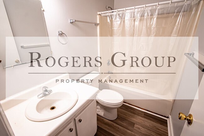 Building Photo - #103*** - 104-106 Holly Ct Duplex