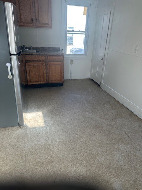 Building Photo - 11 Pleasant St