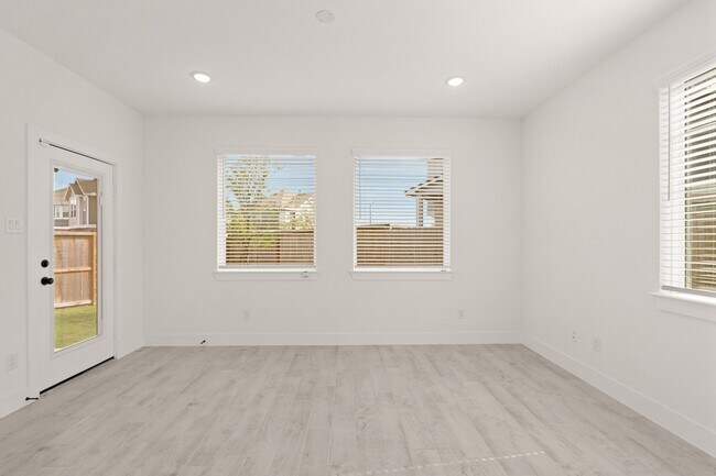 Building Photo - 7626 Redbud Orch Rd