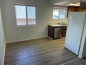 Building Photo - 545 Fein Ave