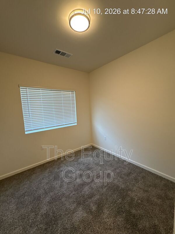 Building Photo - 723 S Pinkham St