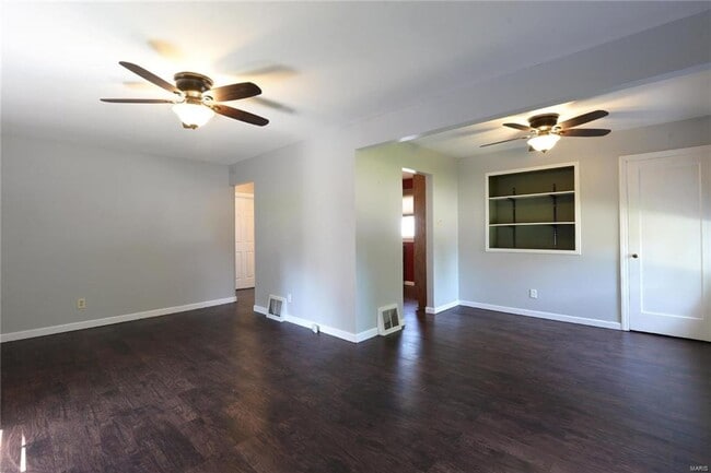 Building Photo - 10630 St Lawrence Ln