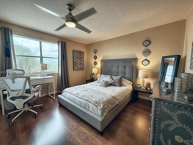 Building Photo - 605 Ives Dairy Rd