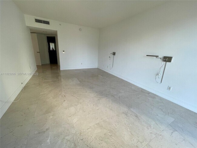 Building Photo - 21055 Yacht Club Dr