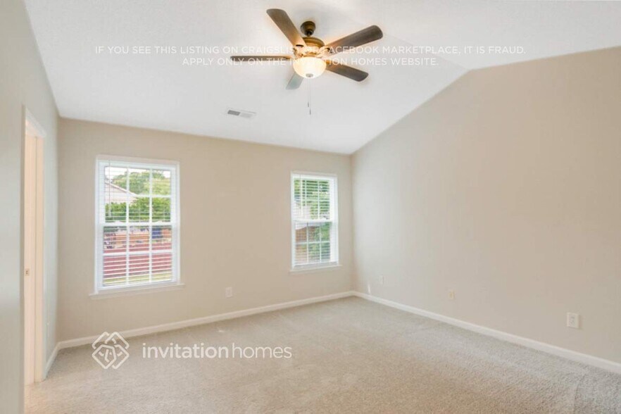 Building Photo - 4921 Silverdene St