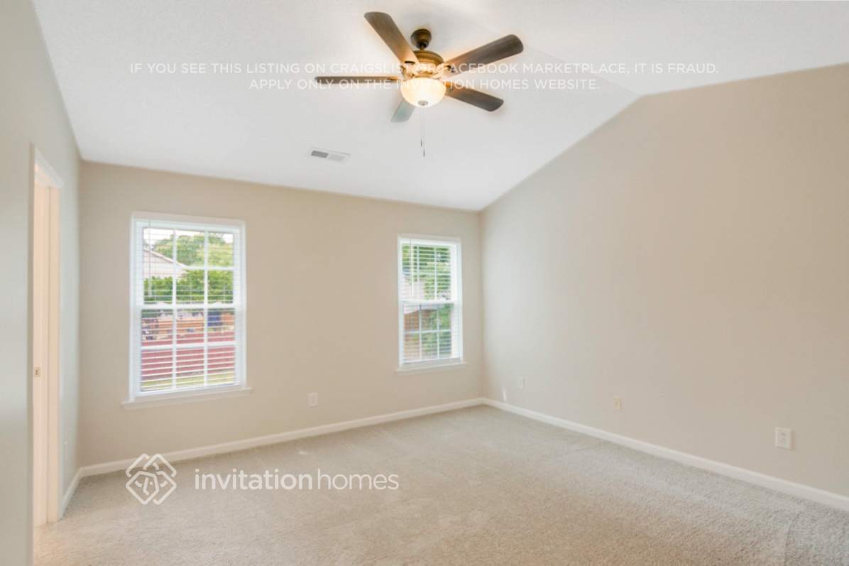 Building Photo - 4921 Silverdene St