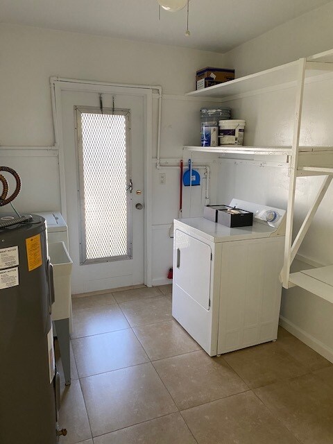 Building Photo - 1765 NE 45th St