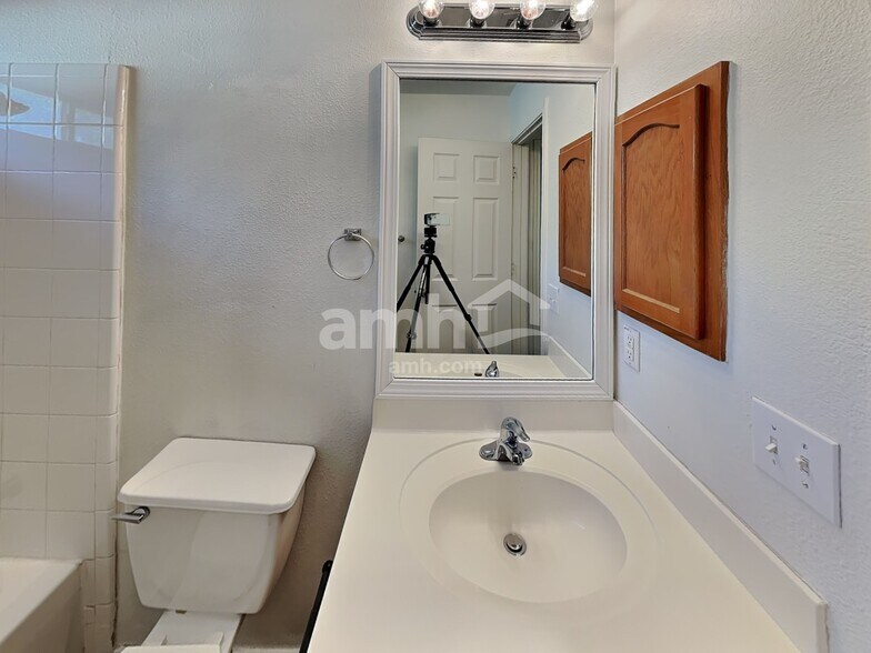 Building Photo - 11039 Arabian Palm