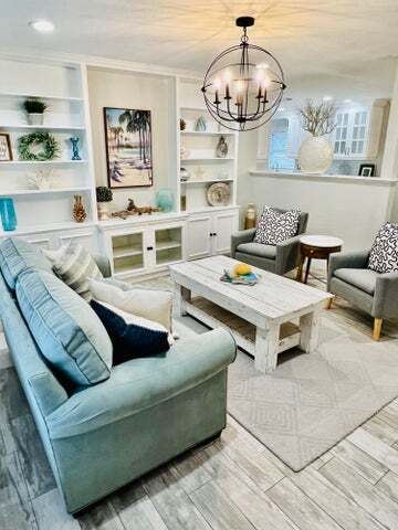 Building Photo - 115 NE 18th St