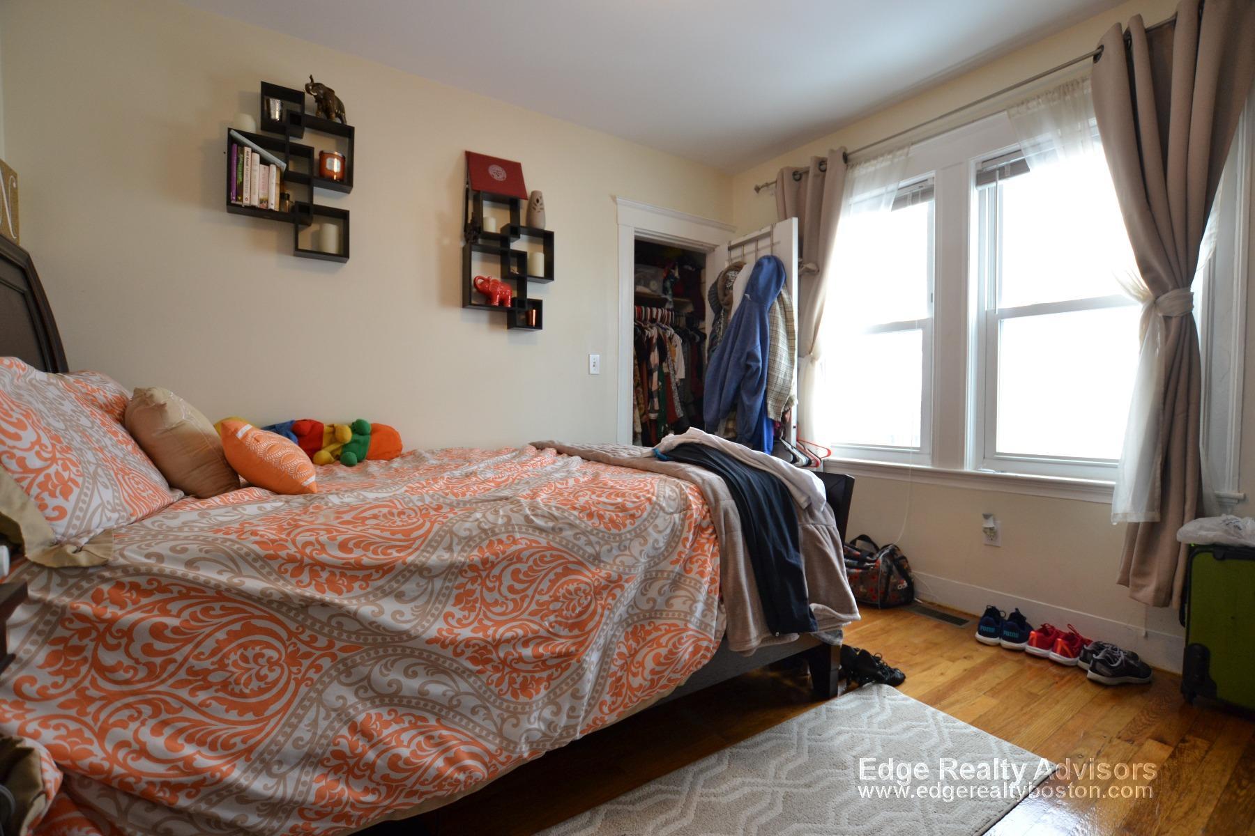 Building Photo - 222 Arlington St