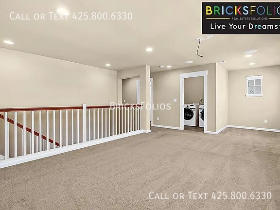 Building Photo - 814 Mount Baker Pl NE