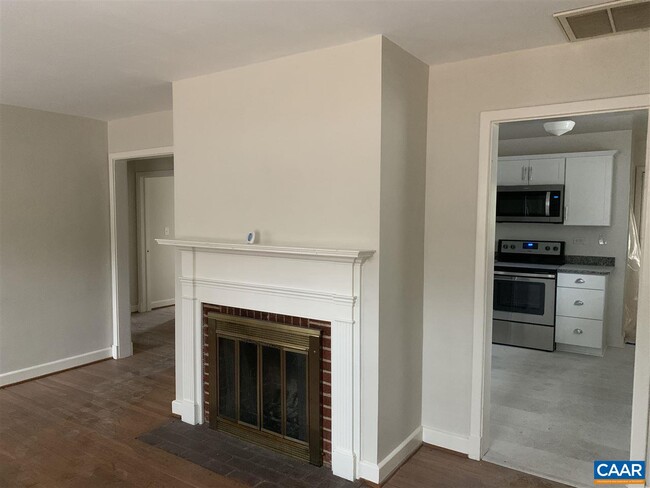 Building Photo - 1613 Del Mar Dr