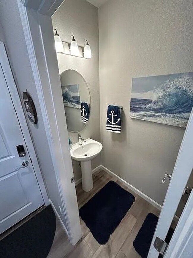 Building Photo - 3 Bed | 2.5 Bath | A/C | Fenced Yard | Near Military Bases