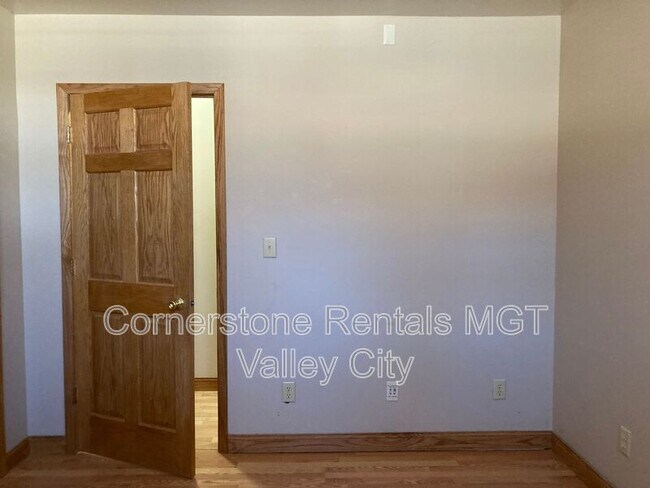 Building Photo - 253 College St SE