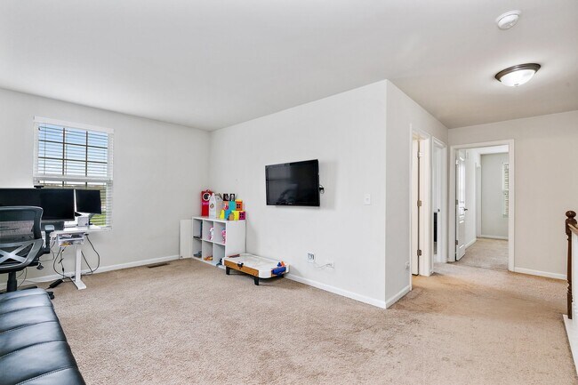 Building Photo - 3557 Crestwood Ln