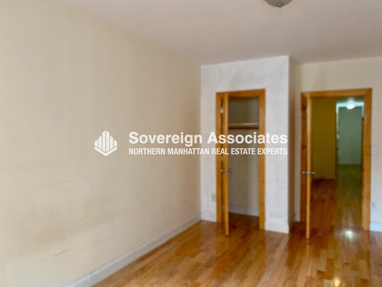 Building Photo - 609 W 196th St