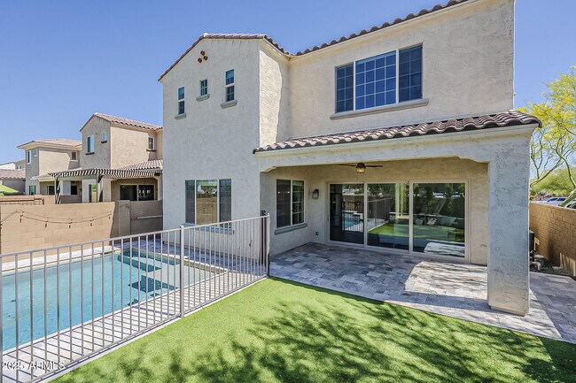 Building Photo - 3310 E Los Gatos Dr