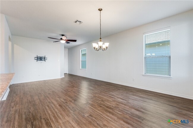 Building Photo - 1999 Wind Chime Wy