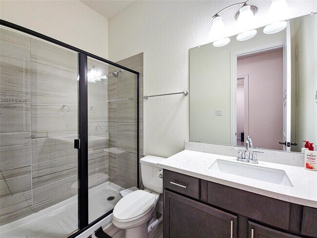 Building Photo - 813 Sunny Ridge Dr