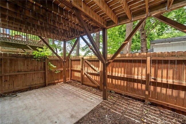Building Photo - 4 Dunlevy Way