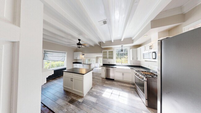 Building Photo - Updated  4/3.5 Farmhouse in Bethesda on Private, 1.5 Acre Lot