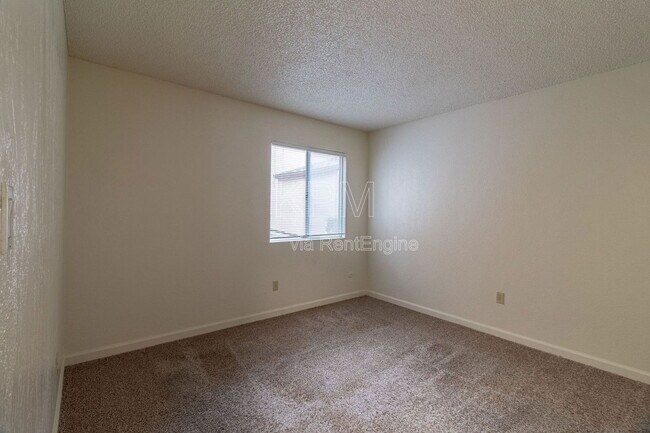 Building Photo - 4332 Pacific Ave