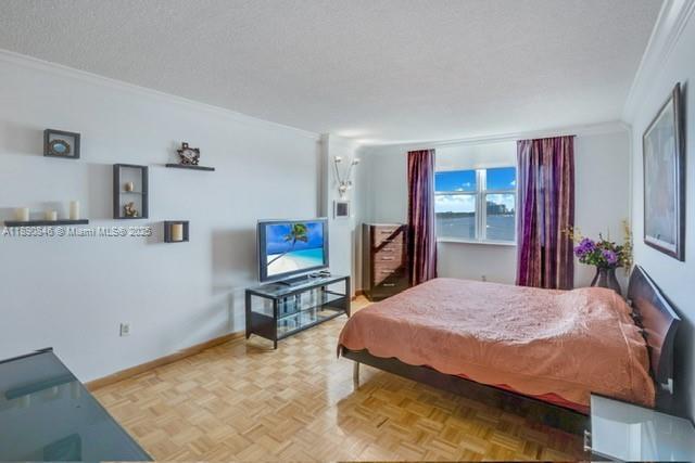 Building Photo - 500 Bayview Dr
