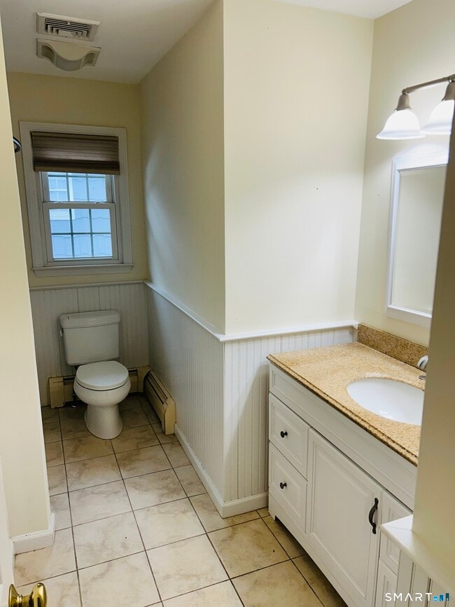 Building Photo - 82 Sunrise Ave