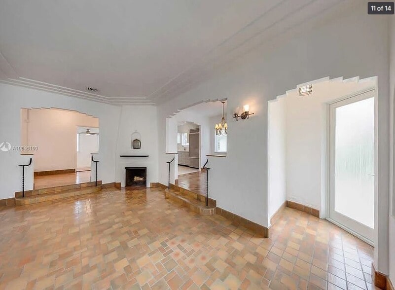 Building Photo - 1082 NE 89th St