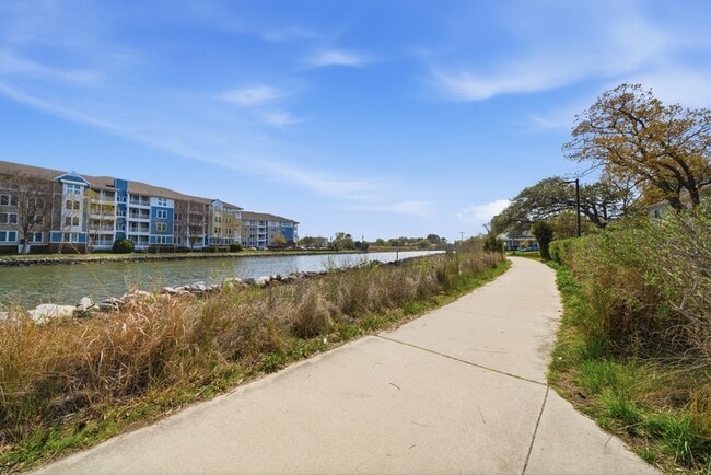 Building Photo - 414 Massachusetts Ave