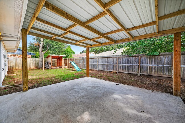 Building Photo - 7111 Tara Dr