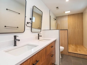 Building Photo - 524 S Highland Ave